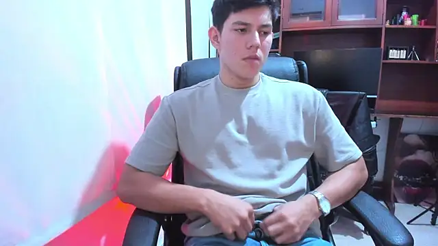 JamesCr  online show from 02/05/25, 07:18