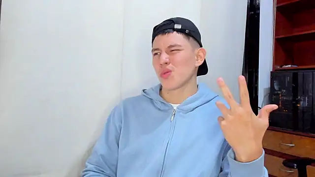 JamesCr  online show from 02/12/25, 04:54