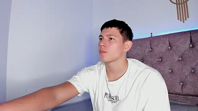 JamesCr  online show from 02/25/25, 01:39