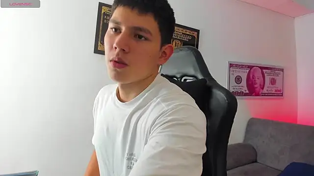 JamesCr  online show from 03/08/25, 07:53