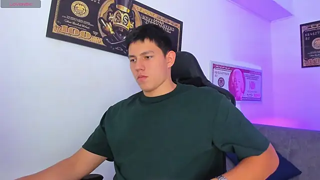 JamesCr  online show from 03/11/25, 08:20