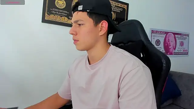 JamesCr  online show from 03/15/25, 07:48