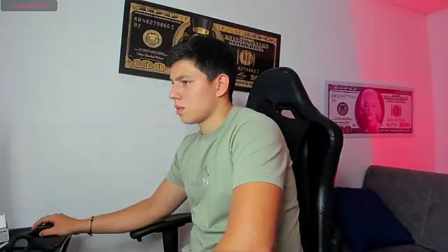 JamesCr  online show from 03/19/25, 11:28