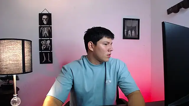 JamesCr  online show from 10/21/25, 02:12