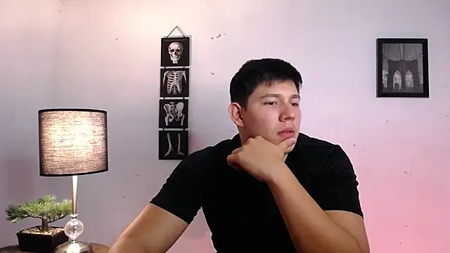 JamesCr  online show from 11/19/25, 01:05