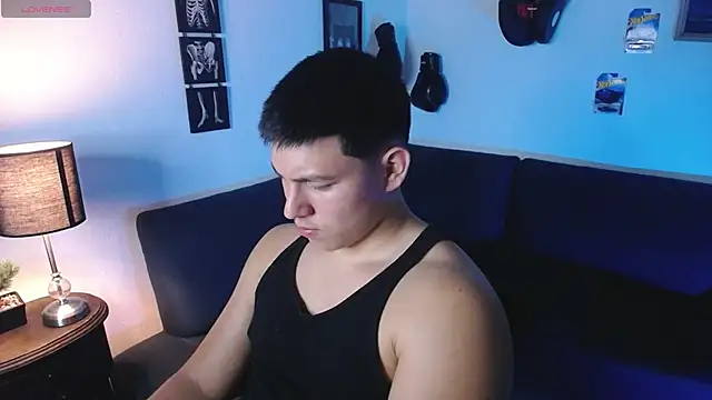 JamesCr  online show from 03/12/26, 01:45