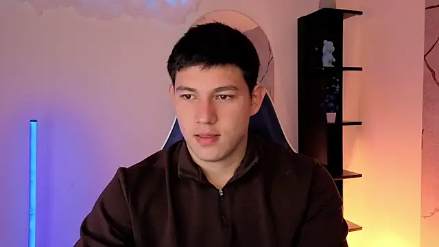 JamesCr  online show from 05/25/26, 12:11