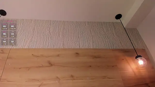 Snapshot of bella_lovers_ chatting on 03/04/25, 12:33 bella lovers online show from 03/04/25, 12:33