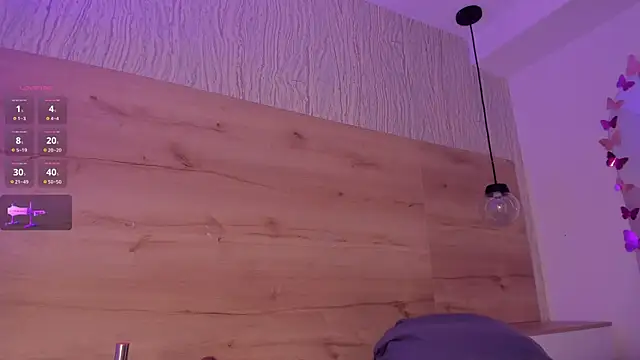 Snapshot of bella_lovers_ chatting on 03/18/25, 03:42 bella lovers online show from 03/18/25, 03:42