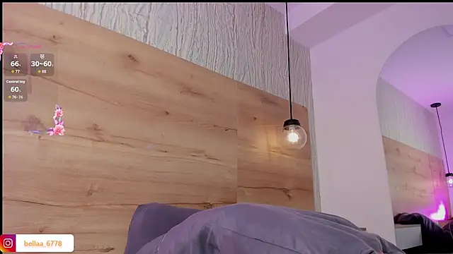 Snapshot of bella_lovers_ chatting on 12/21/25, 12:18 bella lovers online show from 12/21/25, 12:18