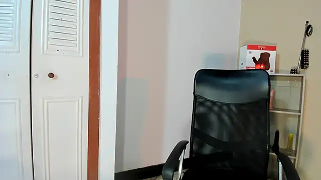 Violetta 0 online show from 10/15/25, 01:33