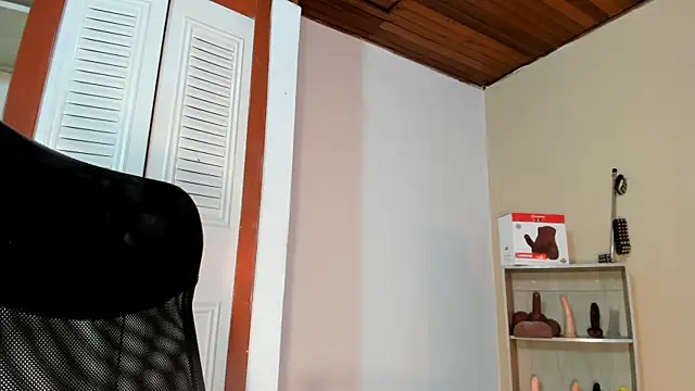 Violetta 0 online show from 10/24/25, 01:07