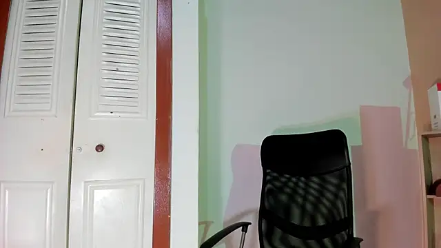 Violetta 0 online show from 11/26/25, 01:45