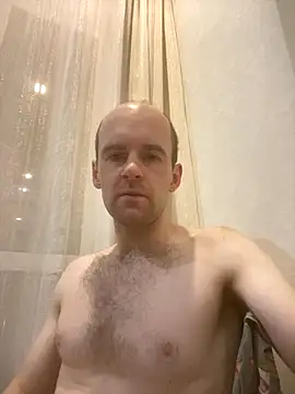 LynnAhNight online show from 11/18/25, 02:50