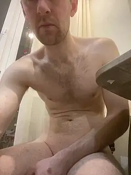 LynnAhNight online show from 02/09/26, 03:32