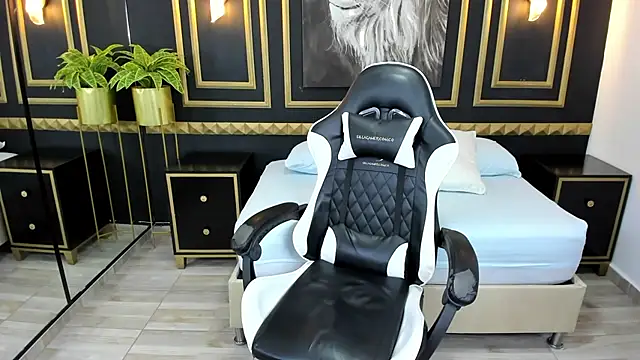 tiffanny doll  online show from 03/11/25, 09:13