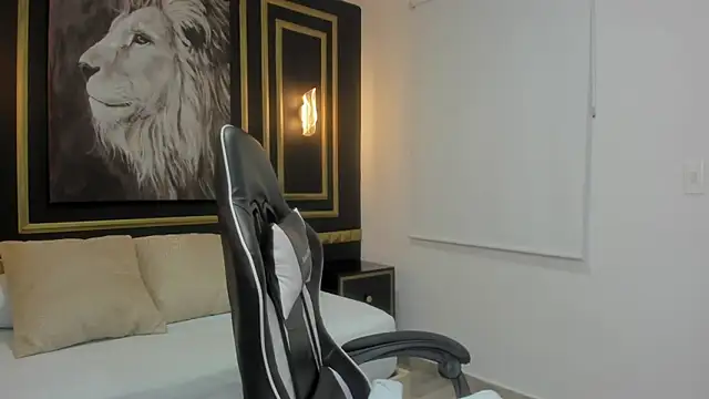 tiffanny doll  online show from 03/12/26, 12:00