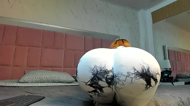 Snapshot of AzunaStar chatting on 03/22/25, 09:53 AzunaStar online show from 03/22/25, 09:53