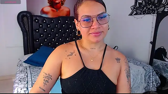 Snapshot of Taliana36 chatting on 10/22/25, 12:27 Taliana36 online show from 10/22/25, 12:27