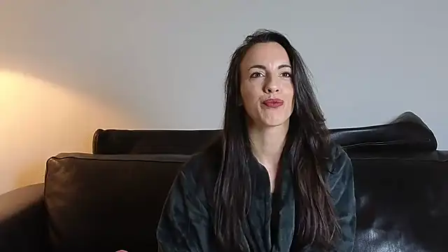 Snapshot of Lenaelle31000 chatting on 02/09/26, 05:06 Lenaelle31000 online show from 02/09/26, 05:06