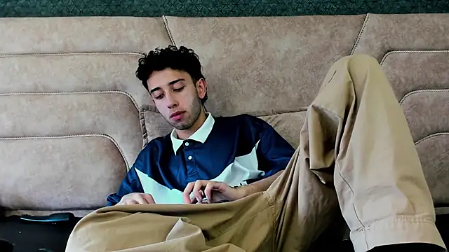 Snapshot of erickblaze_wm chatting on 02/06/25, 12:59 erickblaze wm online show from 02/06/25, 12:59