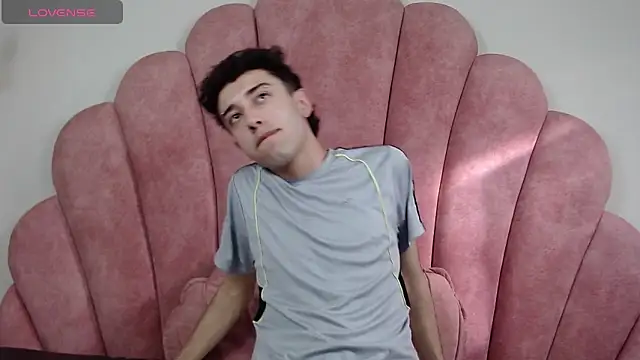 Snapshot of erickblaze_wm chatting on 02/11/25, 12:48 erickblaze wm online show from 02/11/25, 12:48