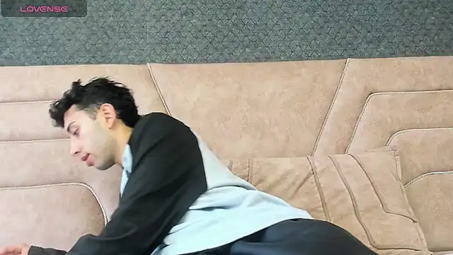 Snapshot of erickblaze_wm chatting on 02/15/25, 12:43 erickblaze wm online show from 02/15/25, 12:43