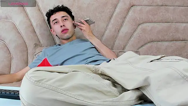 Snapshot of erickblaze_wm chatting on 02/19/25, 02:01 erickblaze wm online show from 02/19/25, 02:01