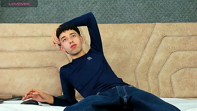 Snapshot of erickblaze_wm chatting on 02/20/25, 03:30 erickblaze wm online show from 02/20/25, 03:30