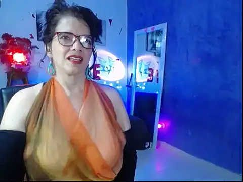 sarasmith3 online show from 02/28/25, 11:23