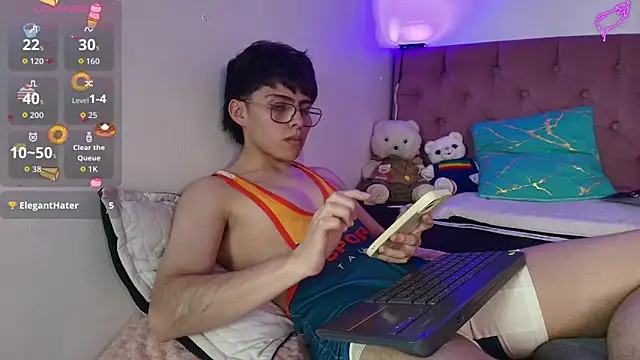 PepperTwink online show from 10/17/25, 05:59