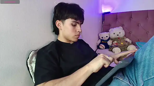 PepperTwink online show from 10/24/25, 03:52