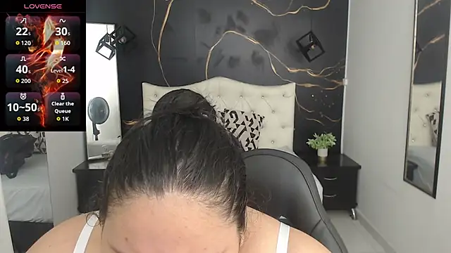 Aaliyah11 online show from 11/06/25, 01:17