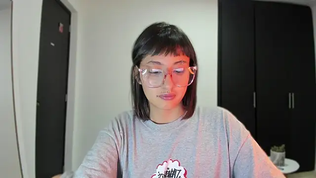 ggor4w33 online show from 10/11/25, 08:13