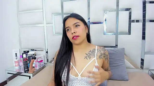 ZoeWan69 online show from 02/28/25, 06:52