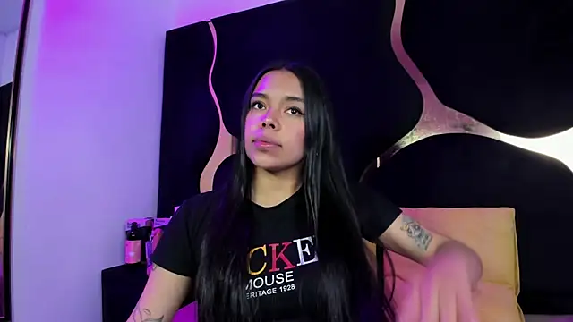 ZoeWan69 online show from 10/15/25, 12:05