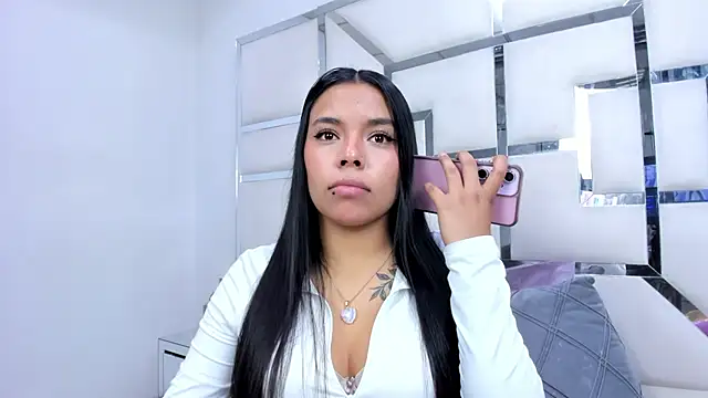 ZoeWan69 online show from 03/08/26, 01:48