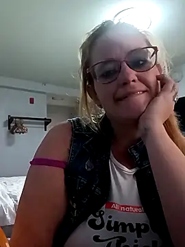 CutiepieMandii143 online show from 03/21/25, 06:40