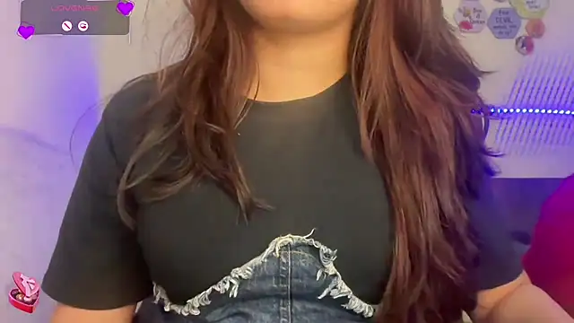 Snapshot of EZ_shuvani chatting on 09/30/25, 06:13 EZ shuvani online show from 09/30/25, 06:13