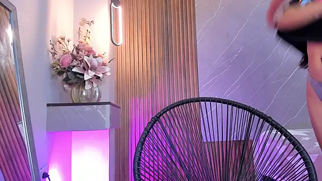 ariana jhonson1 online show from 03/12/25, 12:47