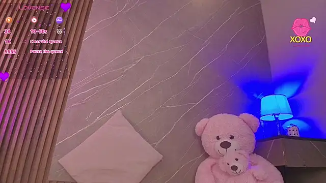 ariana jhonson1 online show from 04/17/26, 12:19