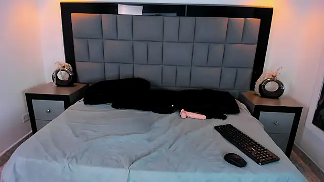 Your Lady Milf online show from 03/20/25, 04:20