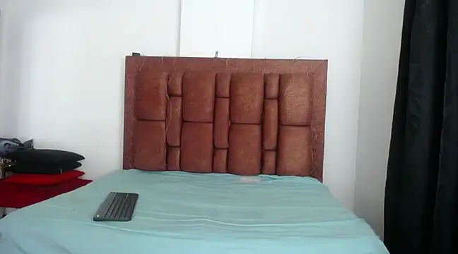 Snapshot of vKatalinacooper chatting on 02/10/25, 03:35 vKatalinacooper online show from 02/10/25, 03:35