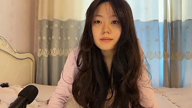 nanaliu6 online show from 11/11/25, 02:11