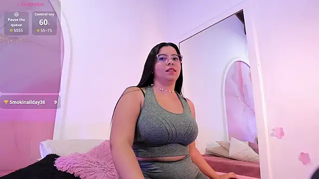 Sofii Lopezz online show from 09/17/25, 11:56