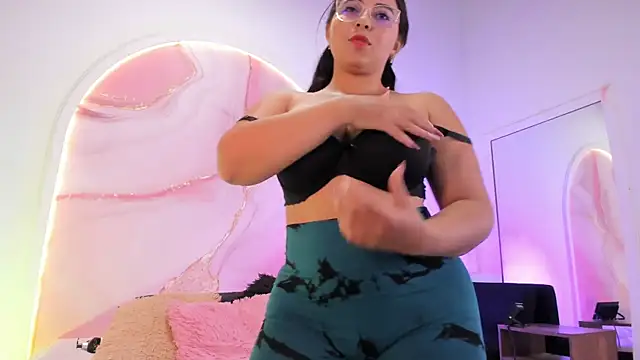 Snapshot of Sofii_Lopezz chatting on 02/10/26, 11:36 Sofii Lopezz online show from 02/10/26, 11:36