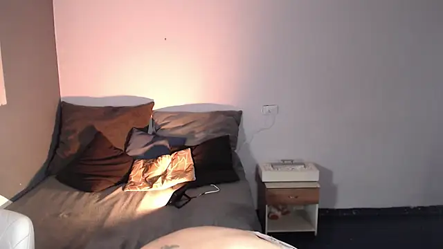 Snapshot of LeaBigboobs chatting on 02/13/25, 05:11 LeaBigboobs online show from 02/13/25, 05:11