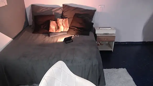 Snapshot of LeaBigboobs chatting on 02/14/25, 01:08 LeaBigboobs online show from 02/14/25, 01:08