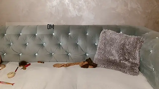 xoCaroxQueenxo online show from 03/08/25, 12:00