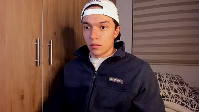 Mastrangelo xxx online show from 12/17/25, 04:18